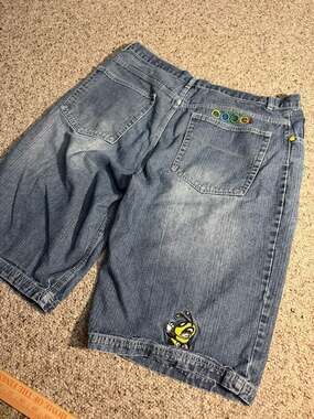 Vintage COOGI Baggy Denim Jorts Men's Size 40 Embroidered Bee Skater Shorts